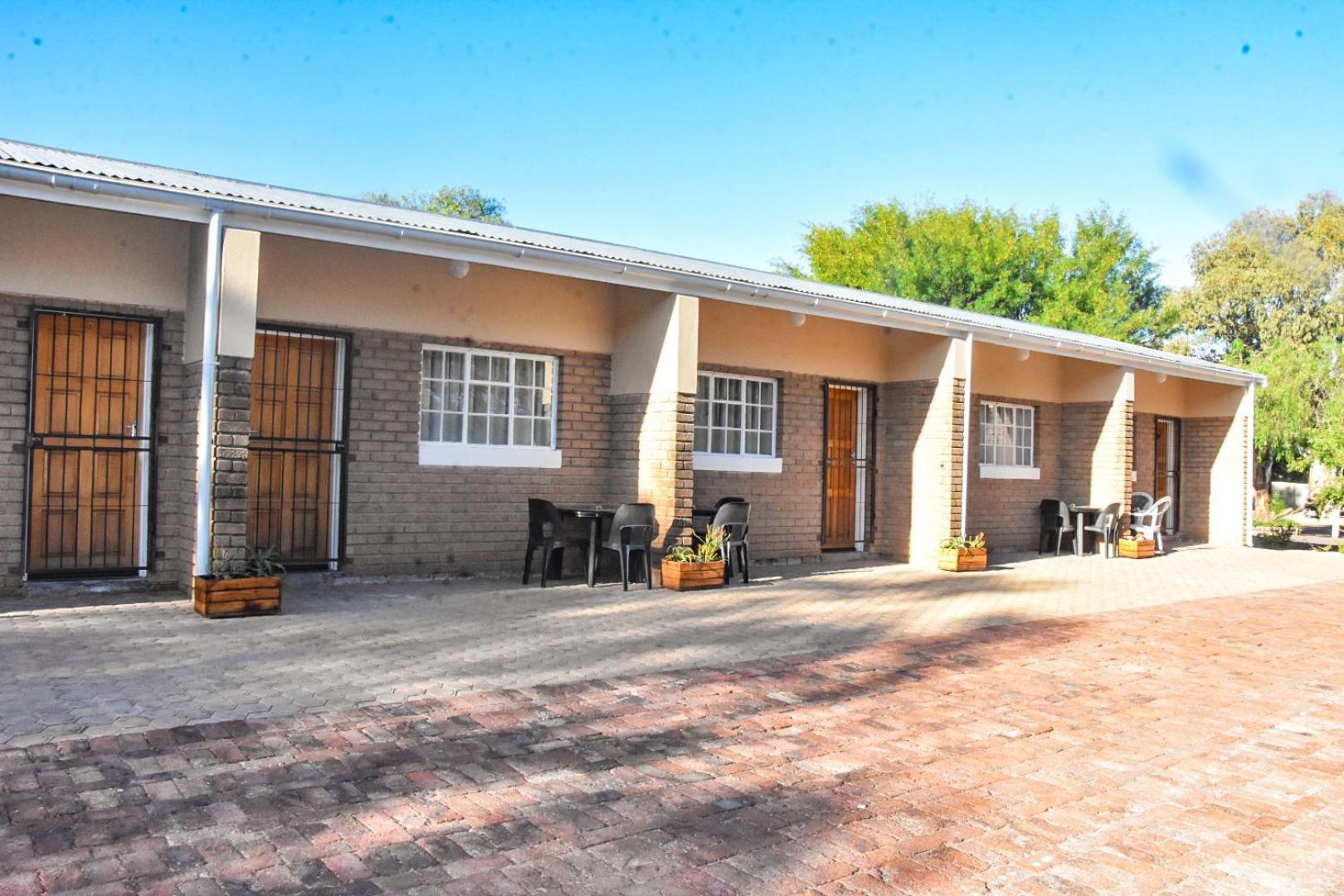 Apartamento En Route Beaufort West Exterior foto